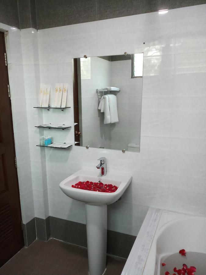 Hotel San Taw Win Pathein Exterior foto